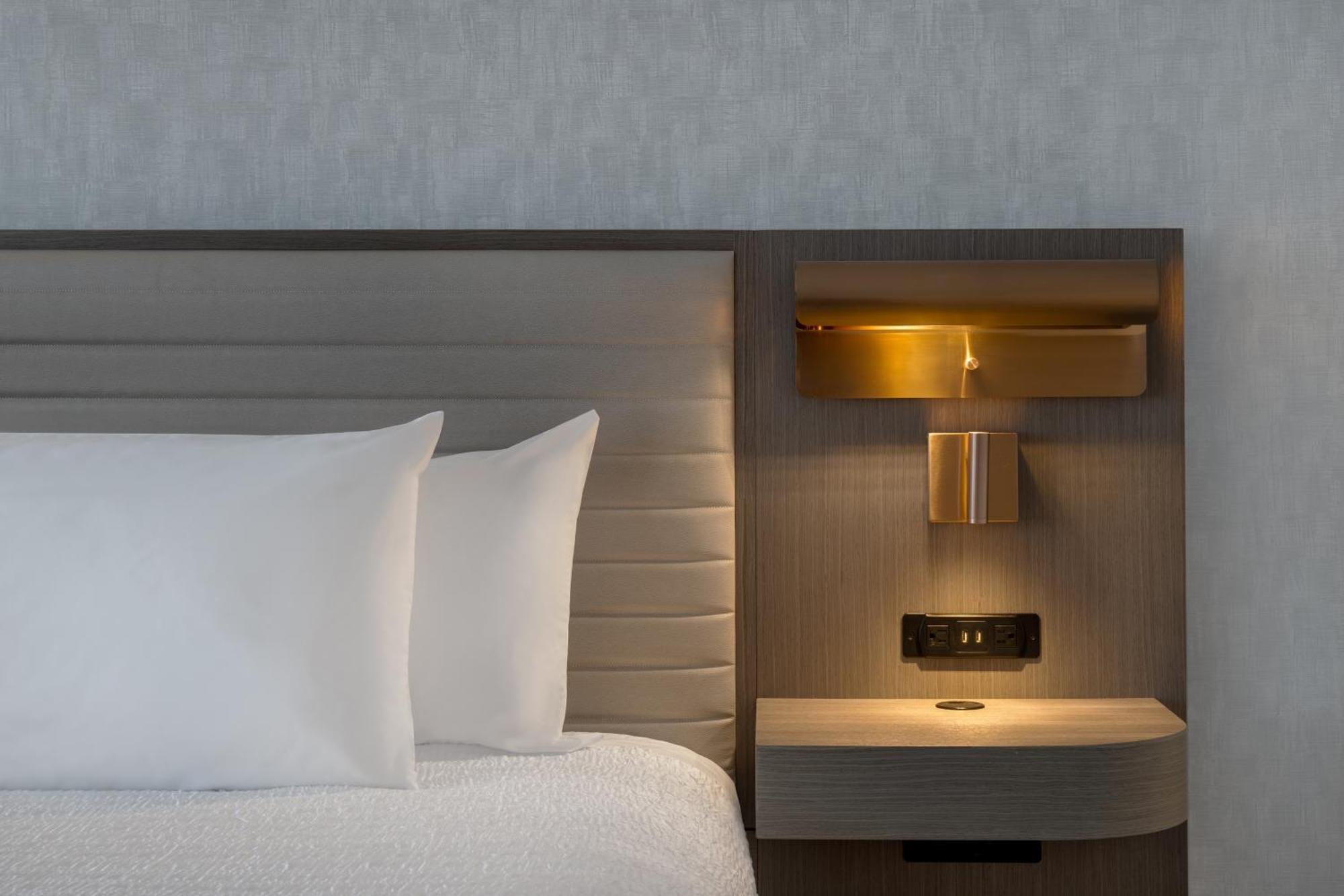 Hampton Inn By Hilton Winnipeg Downtown Екстер'єр фото