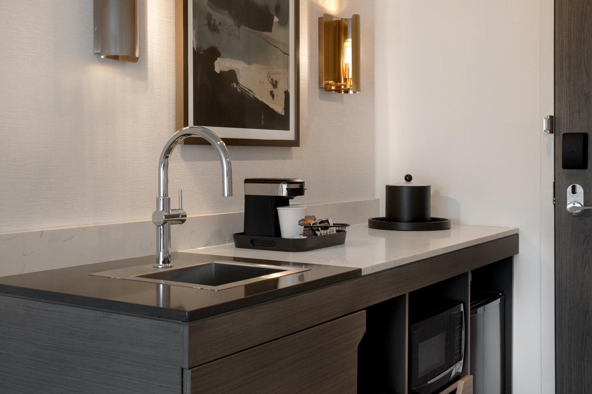 Hampton Inn By Hilton Winnipeg Downtown Екстер'єр фото
