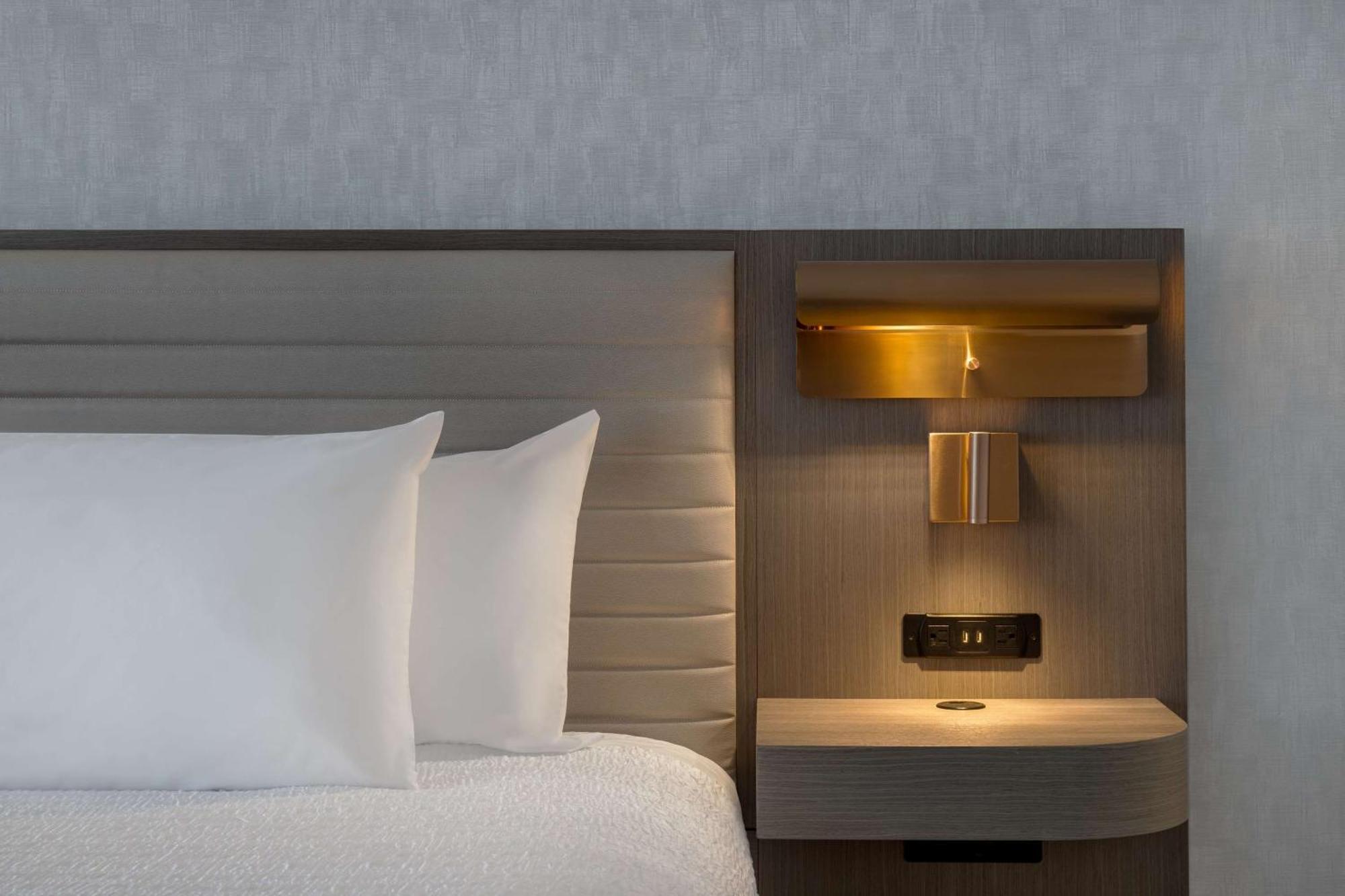 Hampton Inn By Hilton Winnipeg Downtown Екстер'єр фото