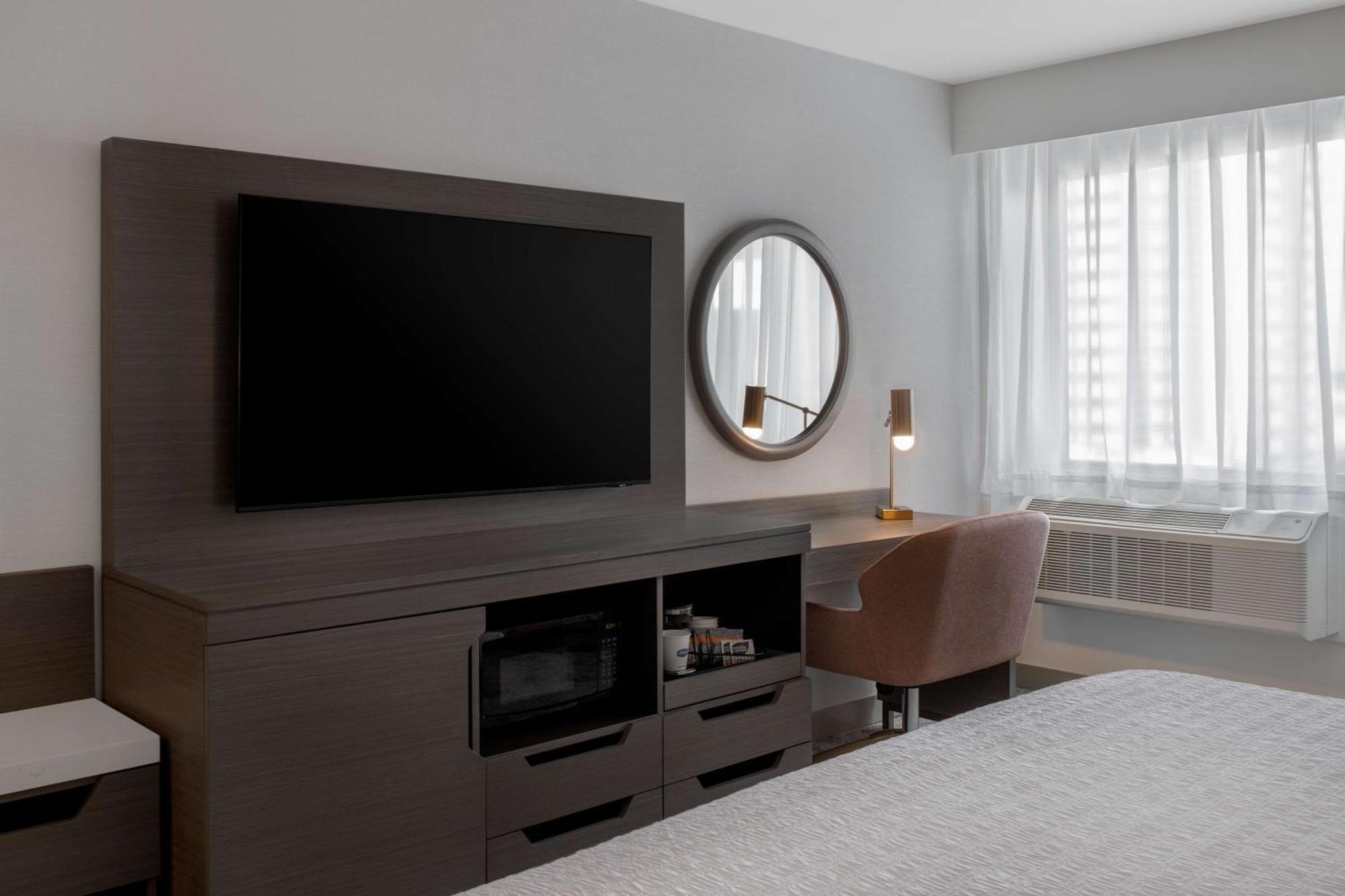 Hampton Inn By Hilton Winnipeg Downtown Екстер'єр фото