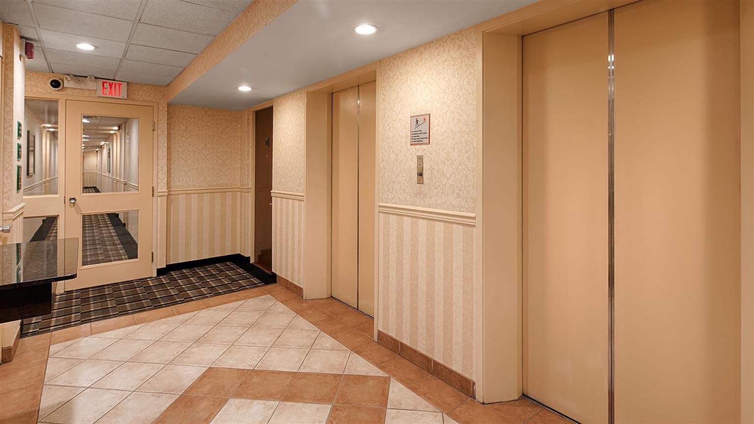 Hampton Inn By Hilton Winnipeg Downtown Екстер'єр фото